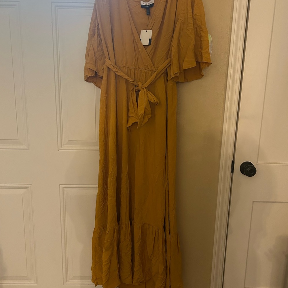 Eloquii Gold V-Neck Flutter Sleeve Maxi Sundress